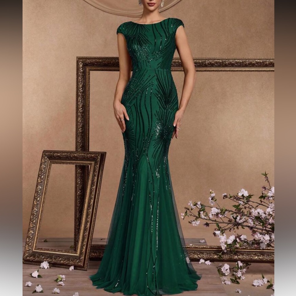 Elegant Green Evening Gown